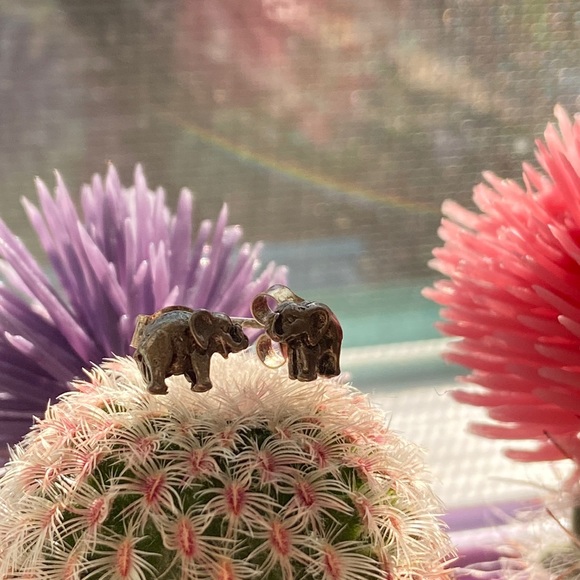 Tiny dainty .925 Sterling silver Elephant Boho studs pair earrings ta… - Picture 3 of 7